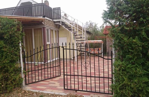 Balatonmariafurdo House | Holiday home with barbecue and parking