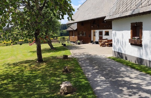 Unterbrand Cottage | Holiday Home 'Hüttenwiesenhof Ketterer' with Private Terrace, Shared Garden and Wi-Fi