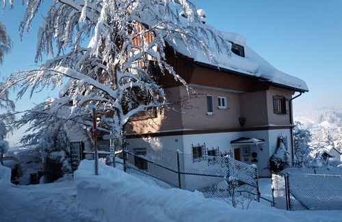 Weiler-Simmerberg House | Holiday Home in Allgäu with Whirlpool and Wi-Fi