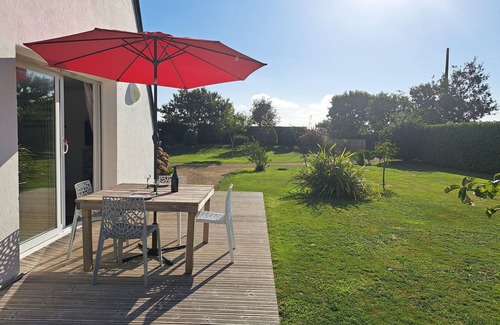 Beuzec-Cap-Sizun House | Holiday Home in Brittany near Pointe du Raz