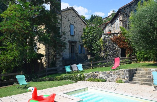 Pont-de-Labeaume House | Holiday Home in Ardèche near Château Ventadour