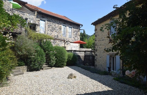 Pont-de-Labeaume House | Holiday Home in Ardèche near Château de Ventadour