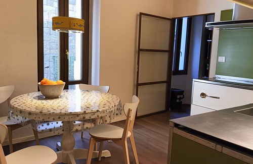 Tempio Pausania House | Holiday Home 'Il Giardinetto' with Private Terrace, Wi-Fi and Air Conditioning