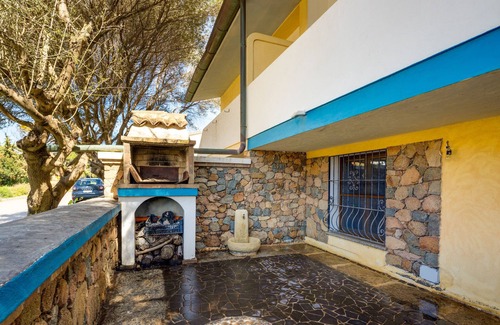 Capo Mannu House | Holiday Home 'Il Rifugio Di Mandriola' with Sea View and Private Terrace