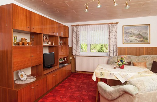 Altenfeld House | Holiday home in Altenfeld Thuringia with garden