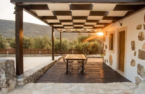 Porto de Mos House | Holiday Home in Alvados