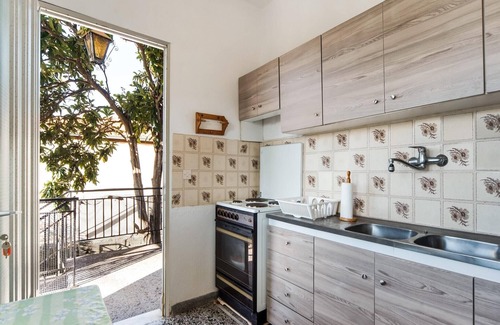 Asprovalta House | Holiday Home in Asprovalta near Sea Beach