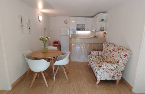 Bol House | Holiday Home in Bol with Seaview, Terrace, Air condition, WIFI (120-1)