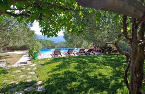 Bol House | Holiday Home in Bol with Seaview, Terrace, Air condition, WIFI (120-1)