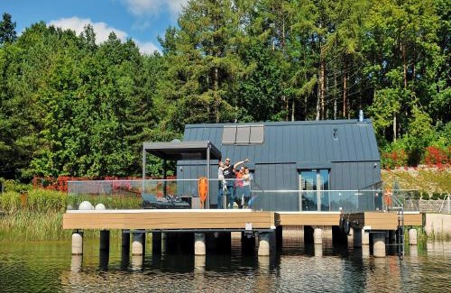 Bytow House | Holiday Home in Bytów by Private Lake, cleaning included