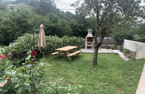 Santianes de Ola Cottage | Holiday home in Cangas de Onís
