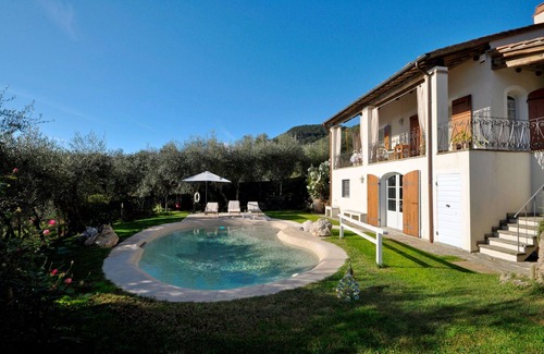 Camaiore House | Holiday Home in Camaiore with 4 bedrooms sleeps 7