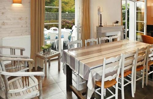 Carnac House | Holiday Home in Carnac near Sandy Beach