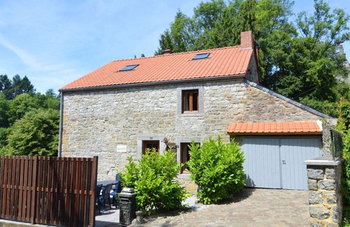 Onhaye House | Holiday Home in Falaën near Montaigle Castle