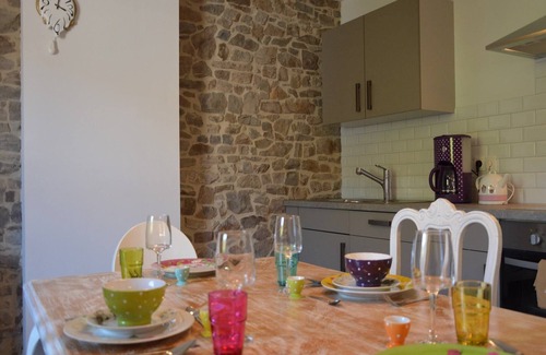 Harre House | Holiday Home in Fays with Sauna
