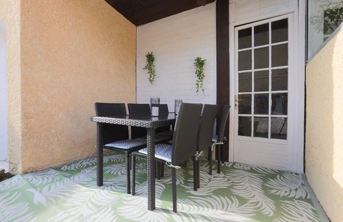 Gargas House | Holiday Home in Gargas with Pool and Nature