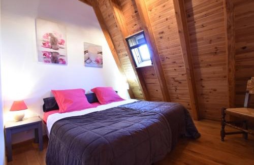 Gramat House | Holiday Home in Gramat with Private Pool