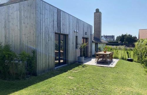 Sint-Idesbald Villa | Holiday Home in Koksijde near Ster der Zee Beach, cleaning included
