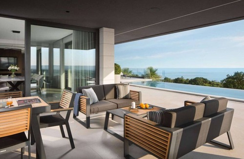 Brovinje House | Holiday Home in Koromacno with views and wellness