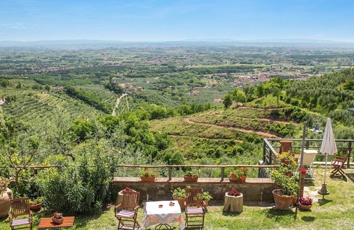 Giugnano House | Holiday Home in Larciano with 3 bedrooms sleeps 6