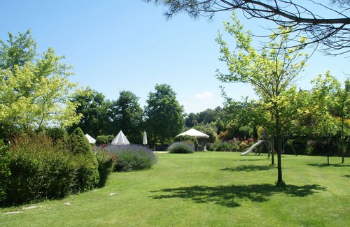 Montone House | Holiday Home in Montone with Pool & Terrace