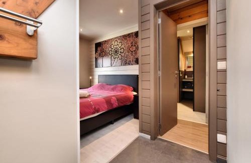 Nadrin House | Holiday Home in Nadrin Filly with Garden