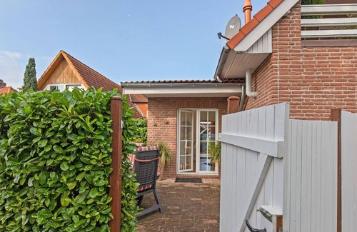 Dannau House | Holiday home in Oldenburg with garden