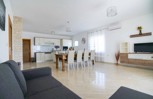 Skabrnja House | Holiday Home in Prkos with Private Pool