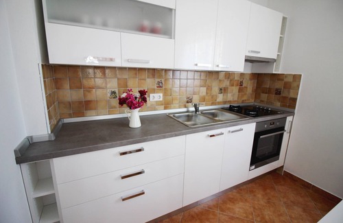Fuskulin House | Holiday home in quiet location, sea view, 2 separate units, up to 10 persons