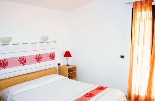 Iscra e Voes House | Holiday home in Sa Petra Ruja with large outdoor spaces just a stone's throw from the sea