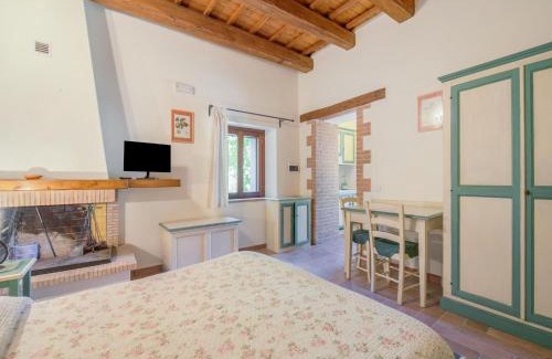 Sellano House | Holiday Home in Sellano with Pool & Views