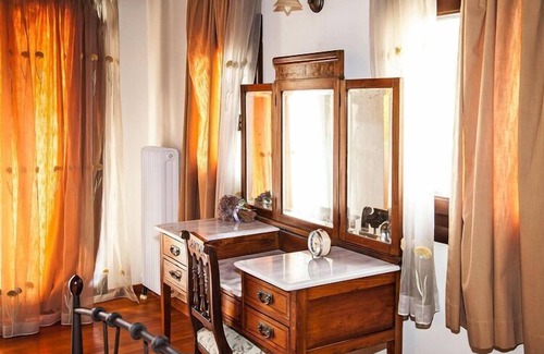 Archanes House | Holiday home in the Archanes with a garden