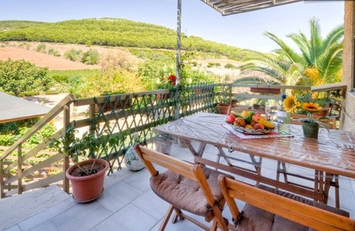 Alghero House | Holiday home in the countryside with a beautiful garden