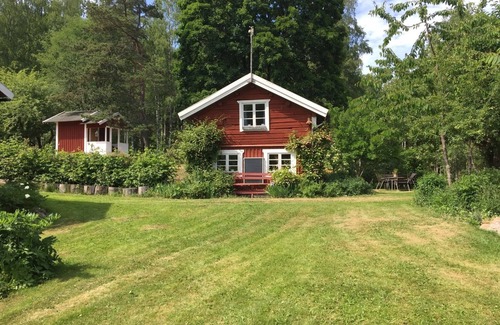 Aspabruk House | Holiday home in the middle of the Trived forest between two lakes