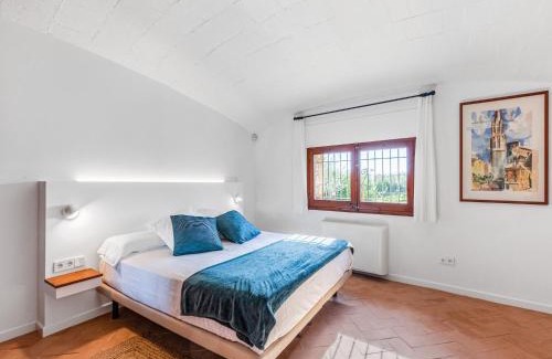 Vulpellac House | Holiday Home in Vulpellac near Forest