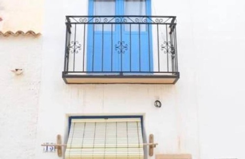 Nueva Tabarca House | Holiday Home 'Isla Tabarca Casa Trinacria' with Shared Garden, Wi-Fi and Air Conditioning