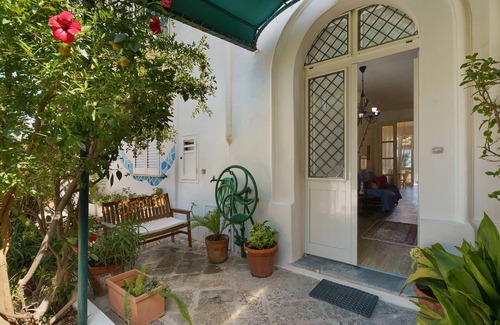 Casamicciola Terme House | Holiday Home 'Villino Dei Fiori' with Sea View, Wi-Fi and Air Conditioning