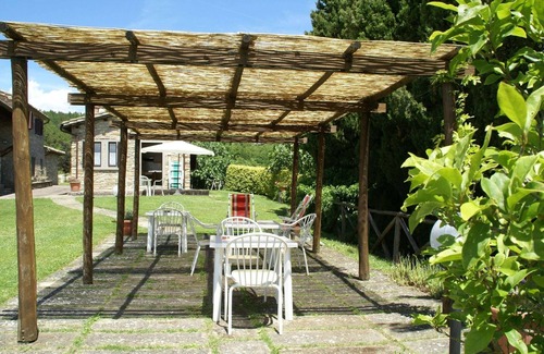 Fraccano House | Holiday Home in Città di Castello with Pool