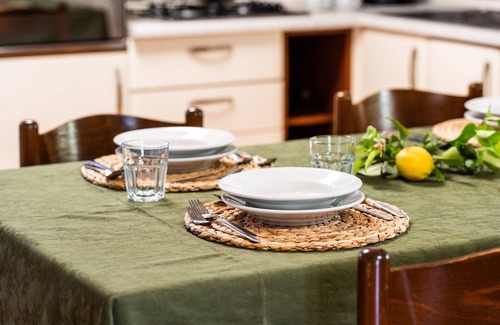 Su Forti House | Holiday Home 'Giardino Del Melograno' with Private Terrace, Wi-Fi and Air Conditioning