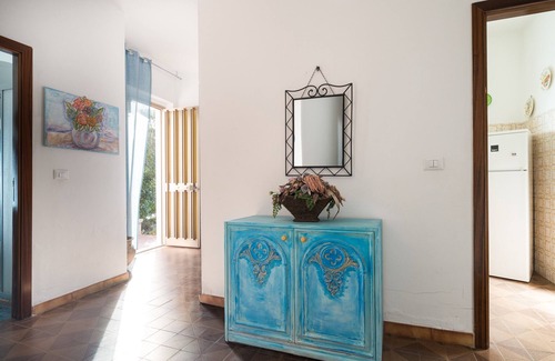 Siniscola House | Holiday Home 'Gungui' with Private Terrace, Shared Garden and Air Conditioning