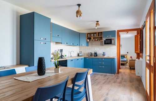 Jerzu House | Holiday Home 'Jerzu S’essia De Su Santu 1' with Sea View, Wi-Fi and Air Conditioning