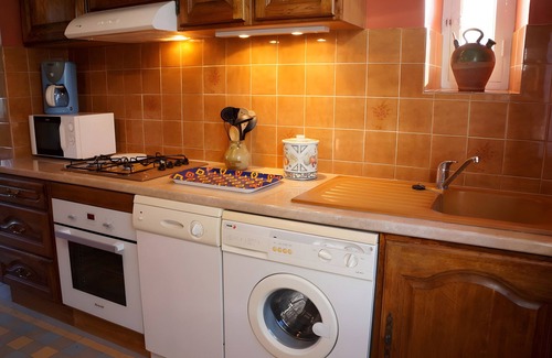 Sorede House | Holiday Home 'Jonquille' with Mountain View, Private Terrace and Wi-Fi