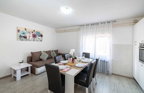 Suhovare Villa | Holiday home Joy with pool