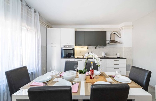 Suhovare Villa | Holiday home Joy with pool
