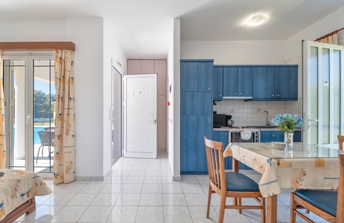 Agios Ioannis House | Holiday Home 'Kallisto' with Mountain View, Wi-Fi and Air Conditioning