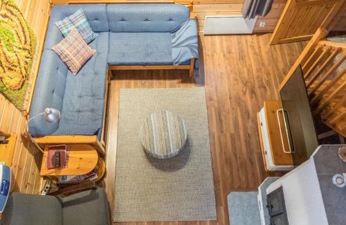 Akaslompolo House | Holiday Home Koppelonkulma 1 by Interhome