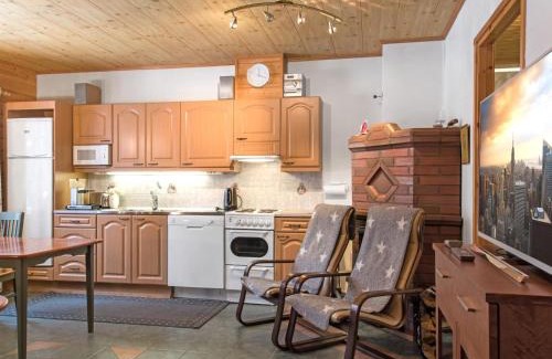 Akaslompolo House | Holiday Home Kurunkynsi ii by Interhome