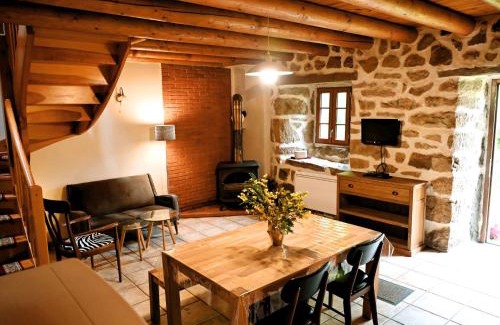 Vielprat House | Holiday Home L'Assemblée by Interhome