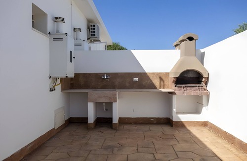 Mazara del Vallo Apartment | Holiday Home 'La Perla Di Mare - Gemma' with Shared Pool, Wi-Fi and Air Conditioning