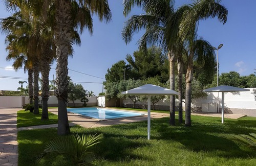 Mazara del Vallo Apartment | Holiday Home 'La Perla Di Mare - Perla 1' with Shared Pool, Wi-Fi and Air Conditioning